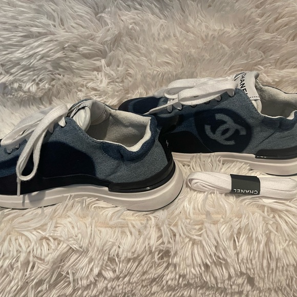 Chanel Sneakers in Denim - Picture 2 of 8